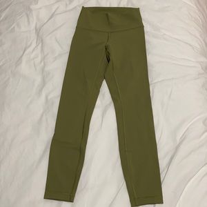 25”. Willow green. Smoke free home!!!